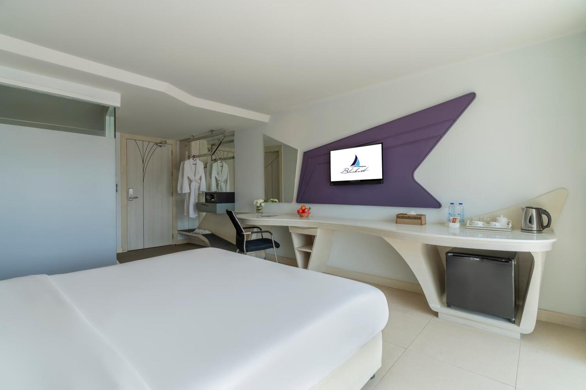 Blue Boat Hotel Jc Паттайя Экстерьер фото
