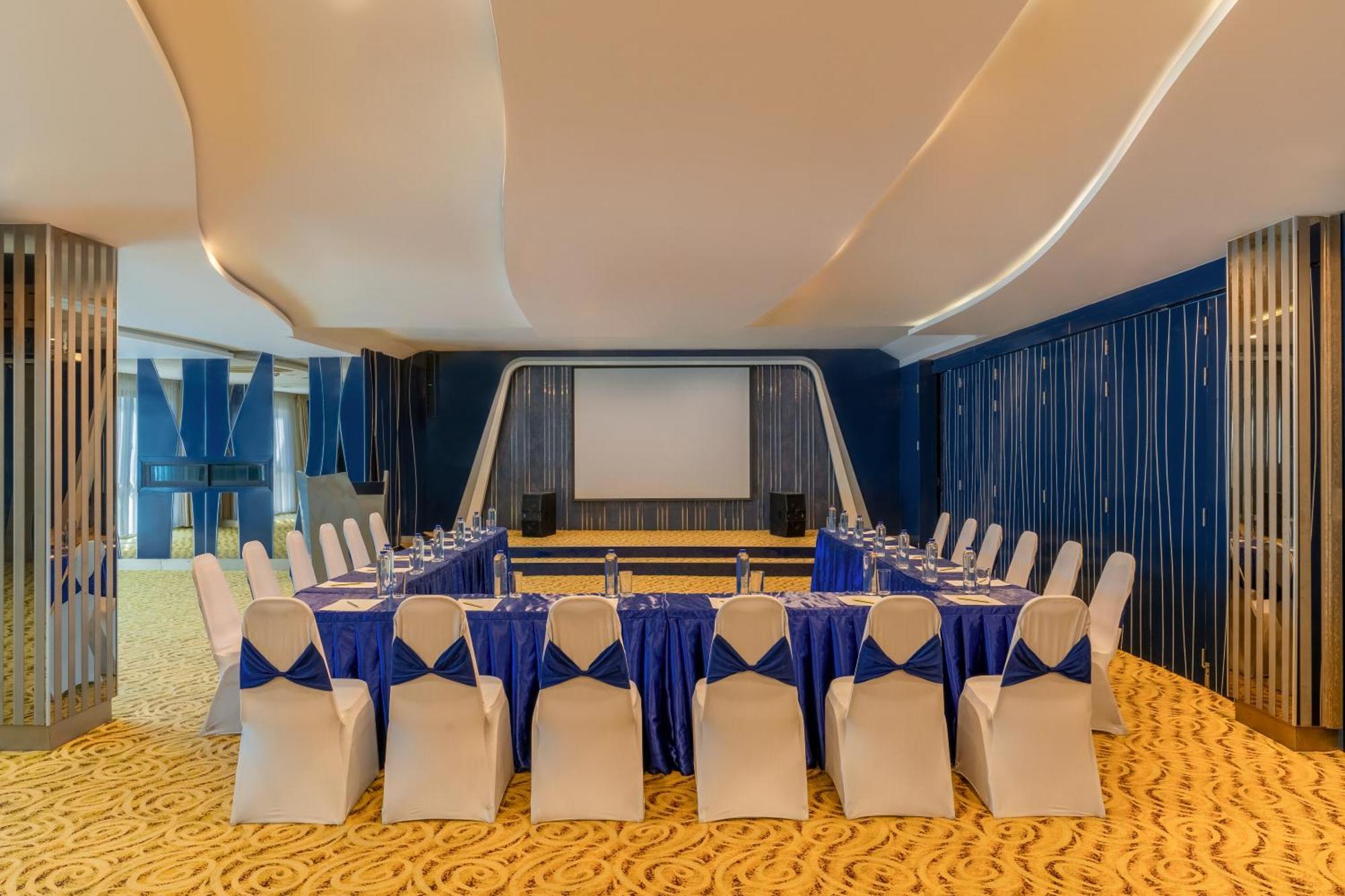 Blue Boat Hotel Jc Паттайя Экстерьер фото